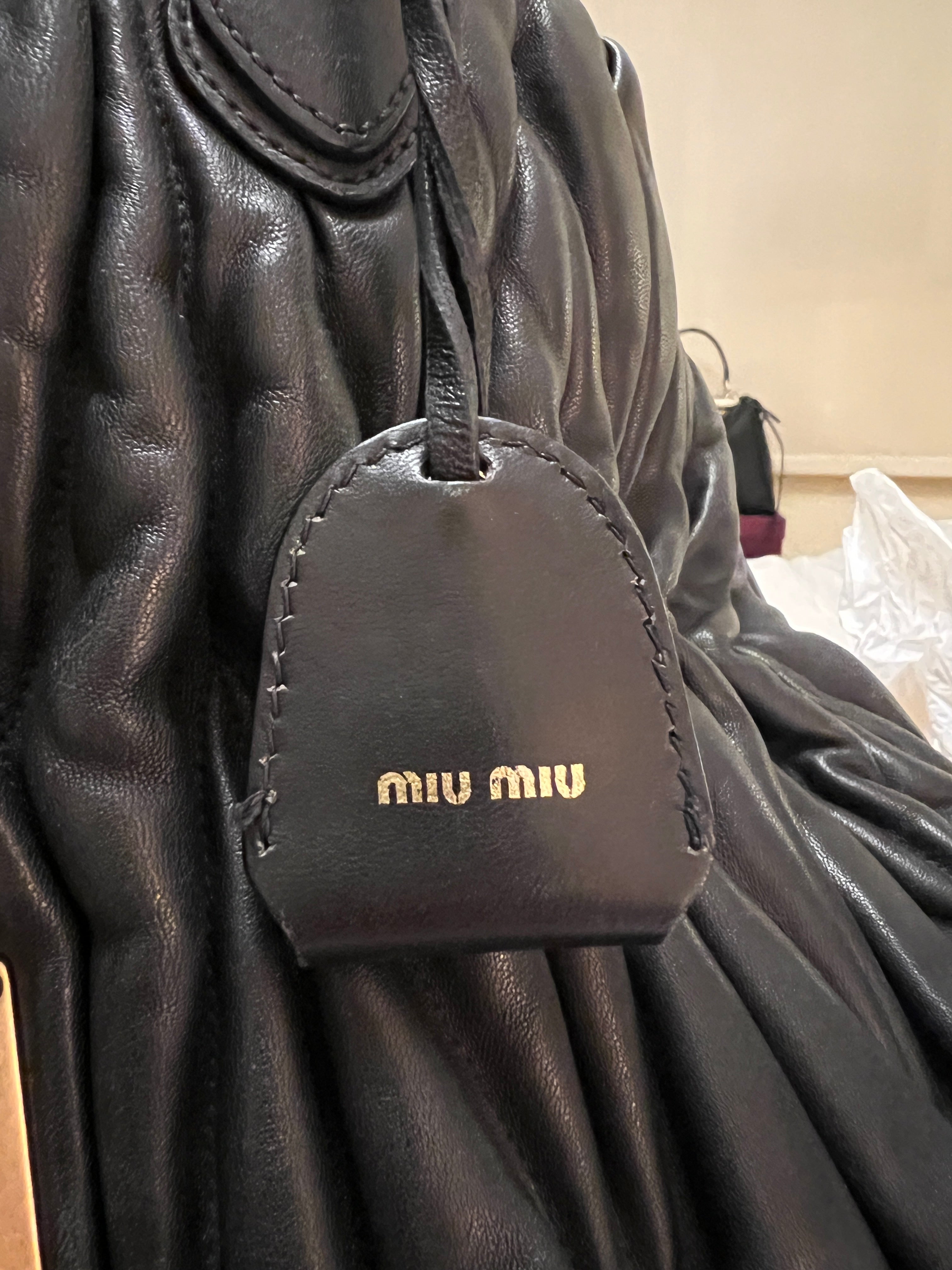 Bolso Matelassé Miu Miu Piel Acolchada – Pre-Loved Buen Estado