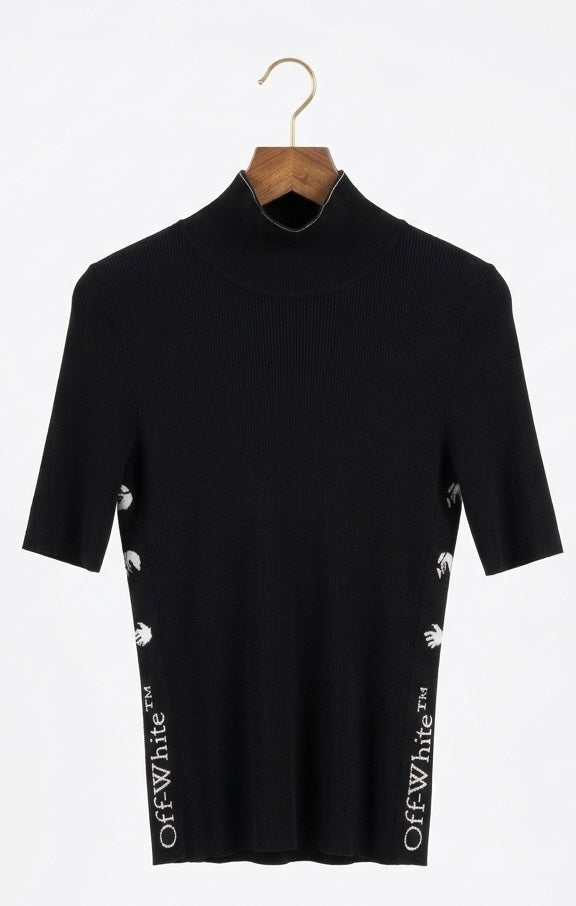 Jersey Off-White Canalé Negro Cuello Alto Manga Corta – Pre-Loved